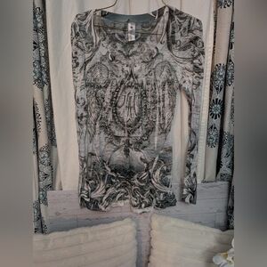 5th Culture Floral Gray Top
